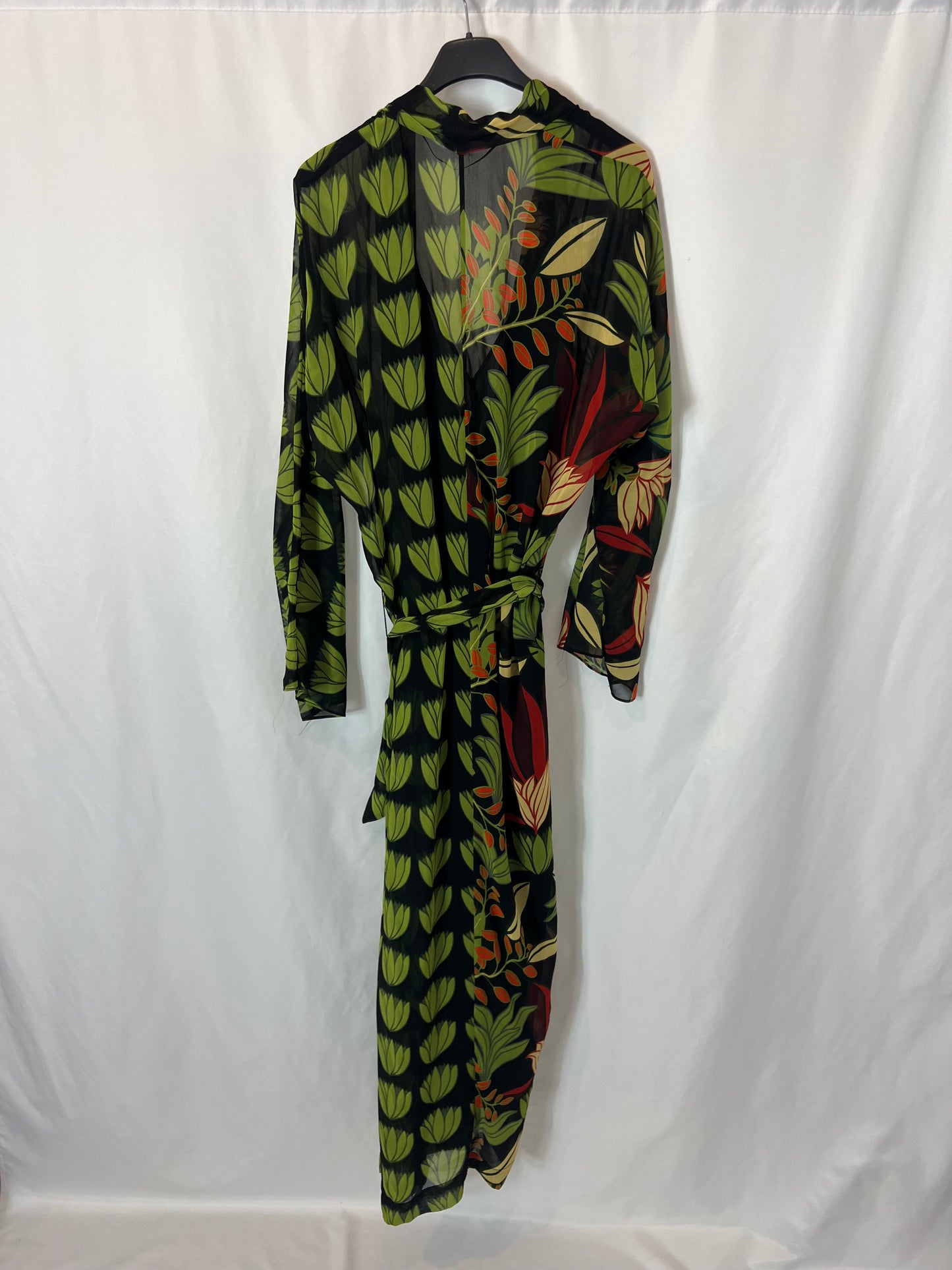 ZARA. Vestido largo estampado tropical. T M