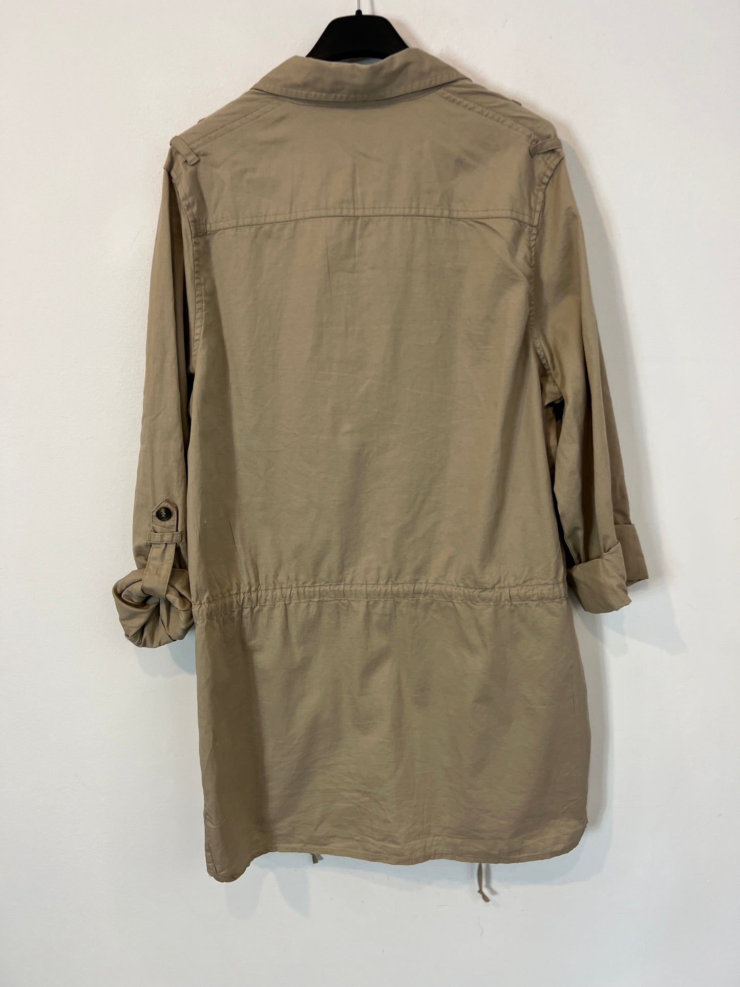 OTRAS. Chaqueta ligera bolsillos. T 40(M)