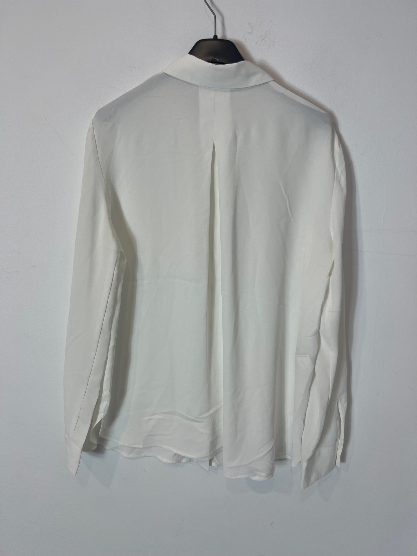 MANGO. White flowy blouse. TS