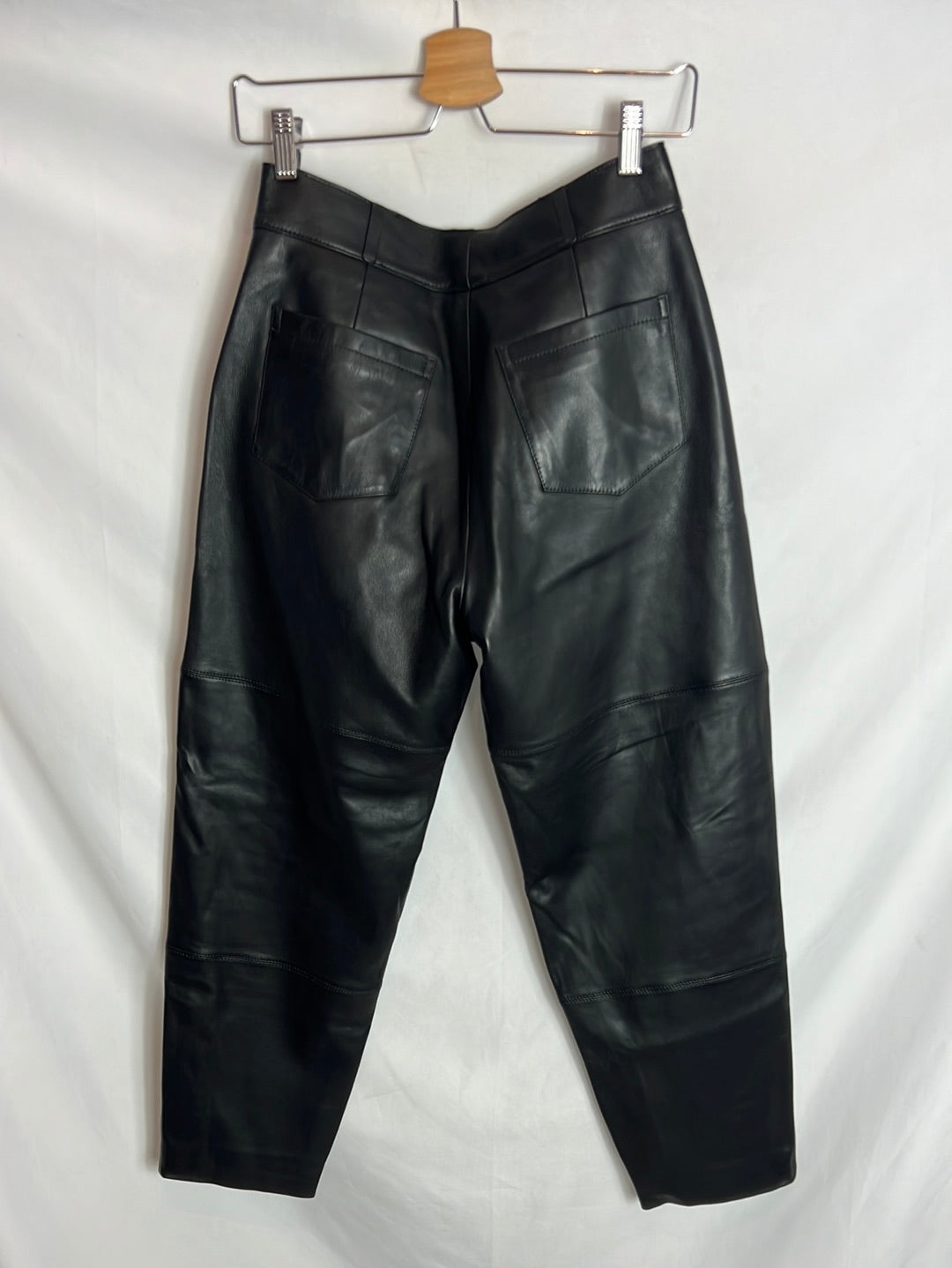 MASSIMO DUTTI. Black leather-stitched trousers. TM