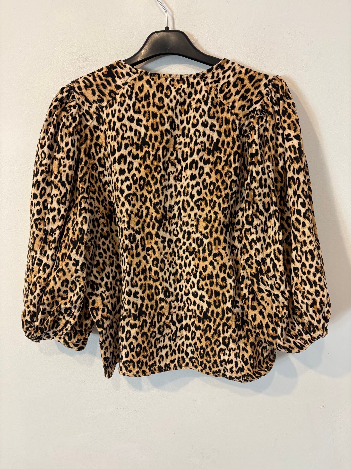 ZARA. Blusa animal print manga farol