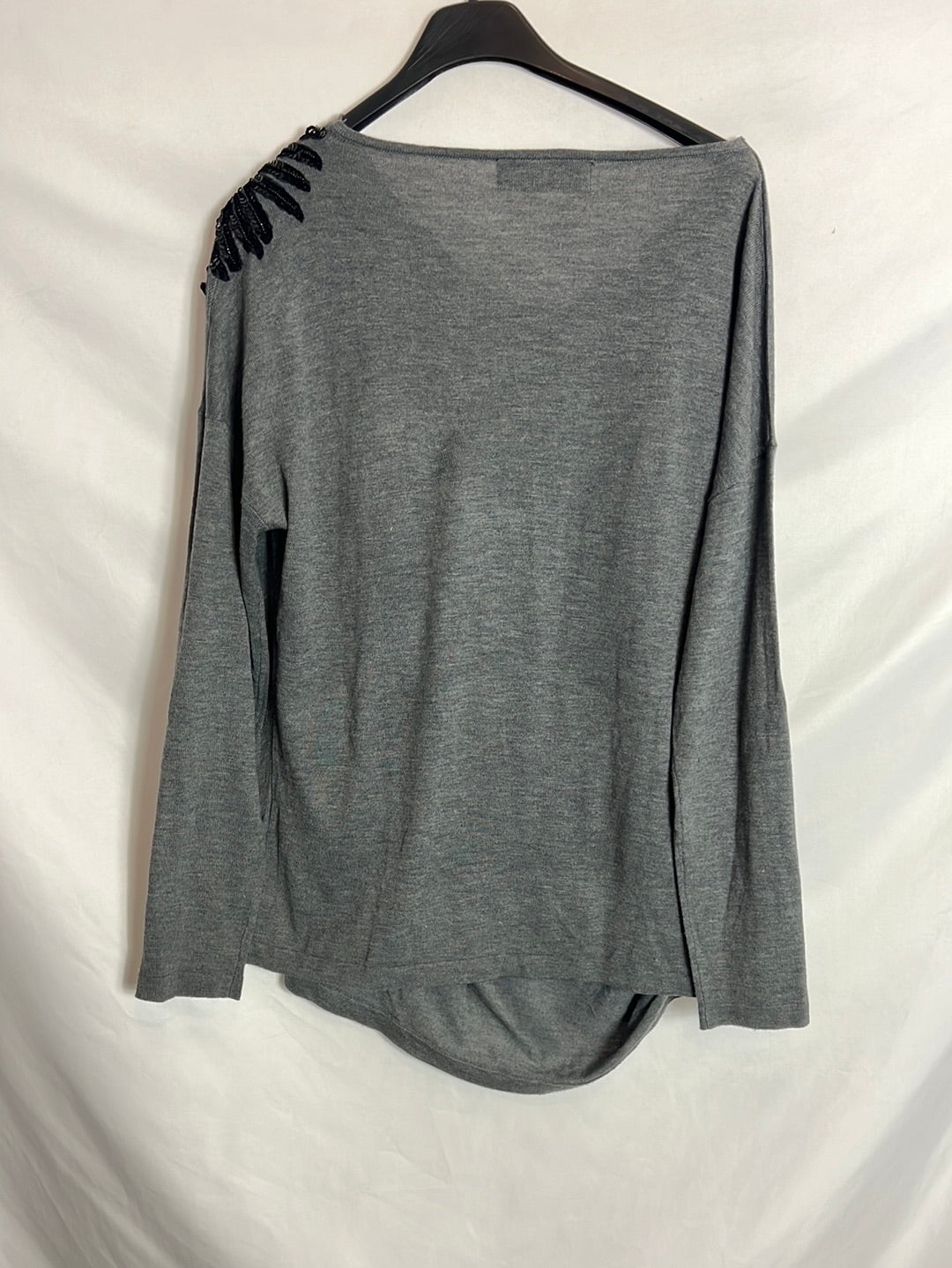 ZARA. Jersey gris detalle hombros. TM