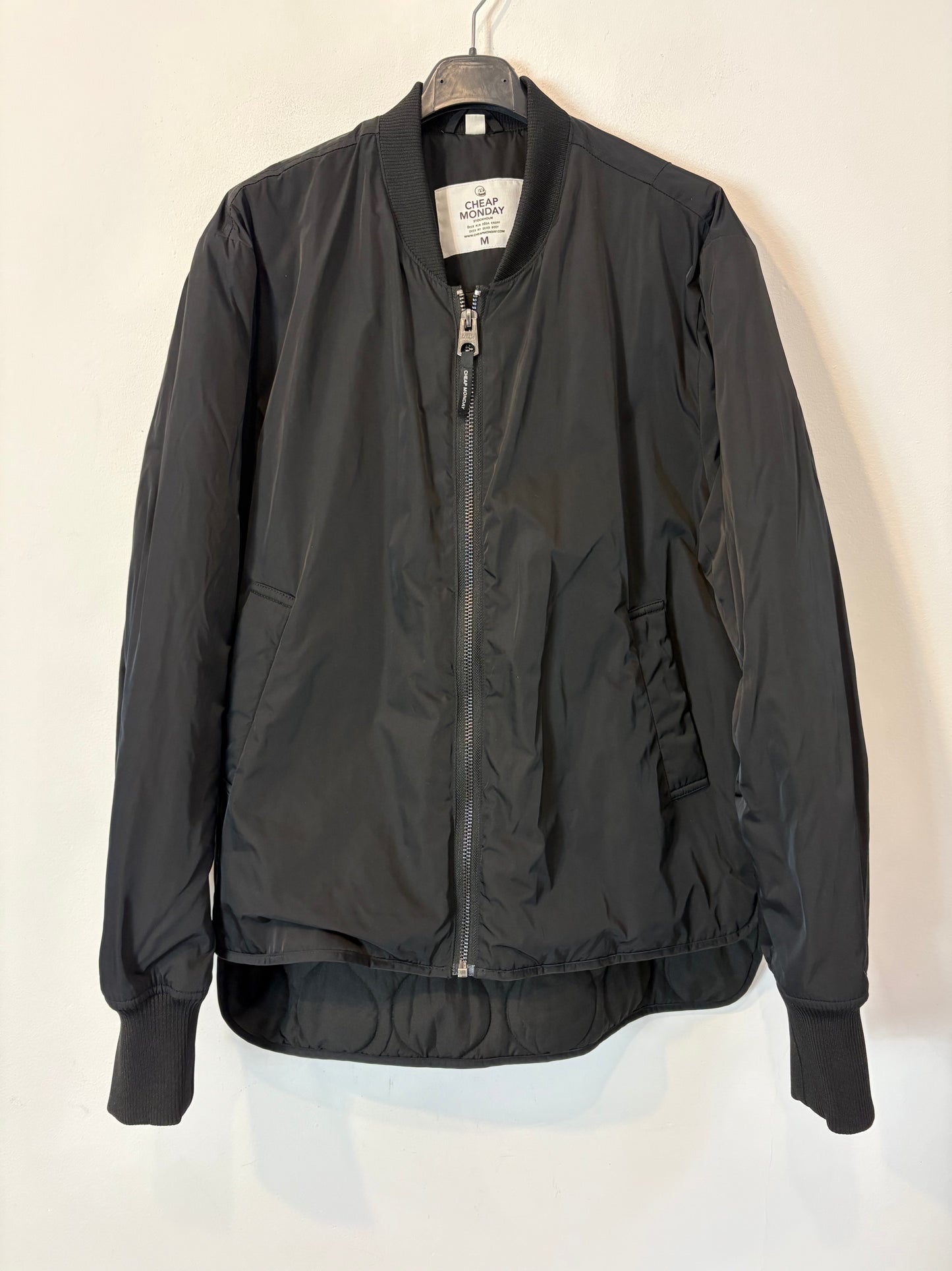 LILY. Plumas largo capucha pelo