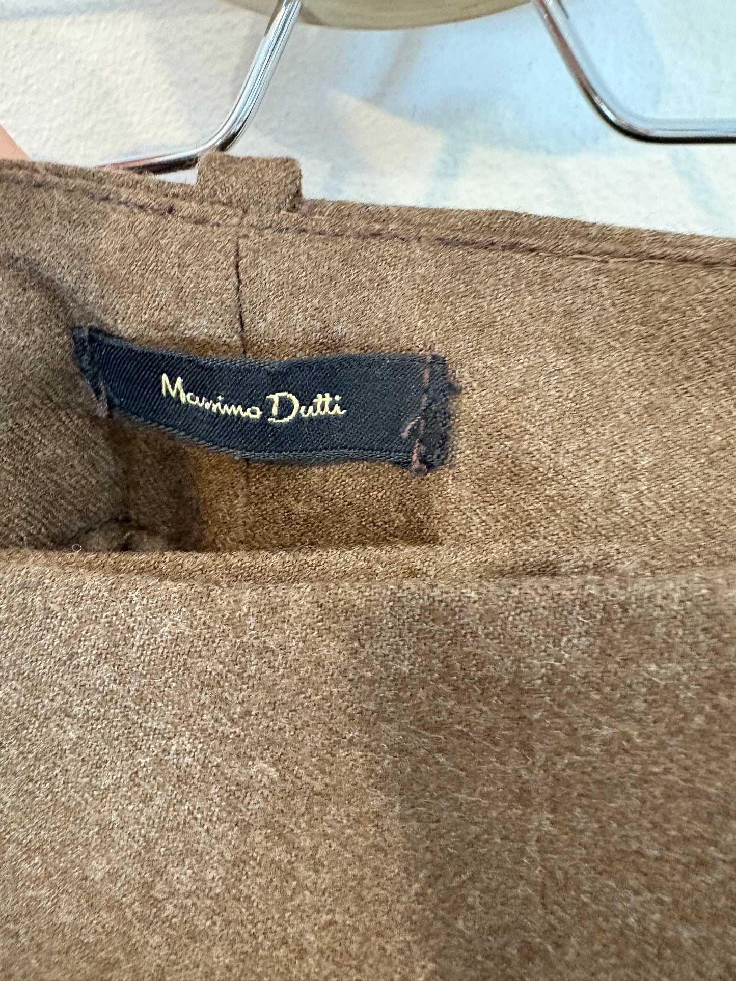 MASSIMO DUTTI. Pantalón pinzas lana marrón