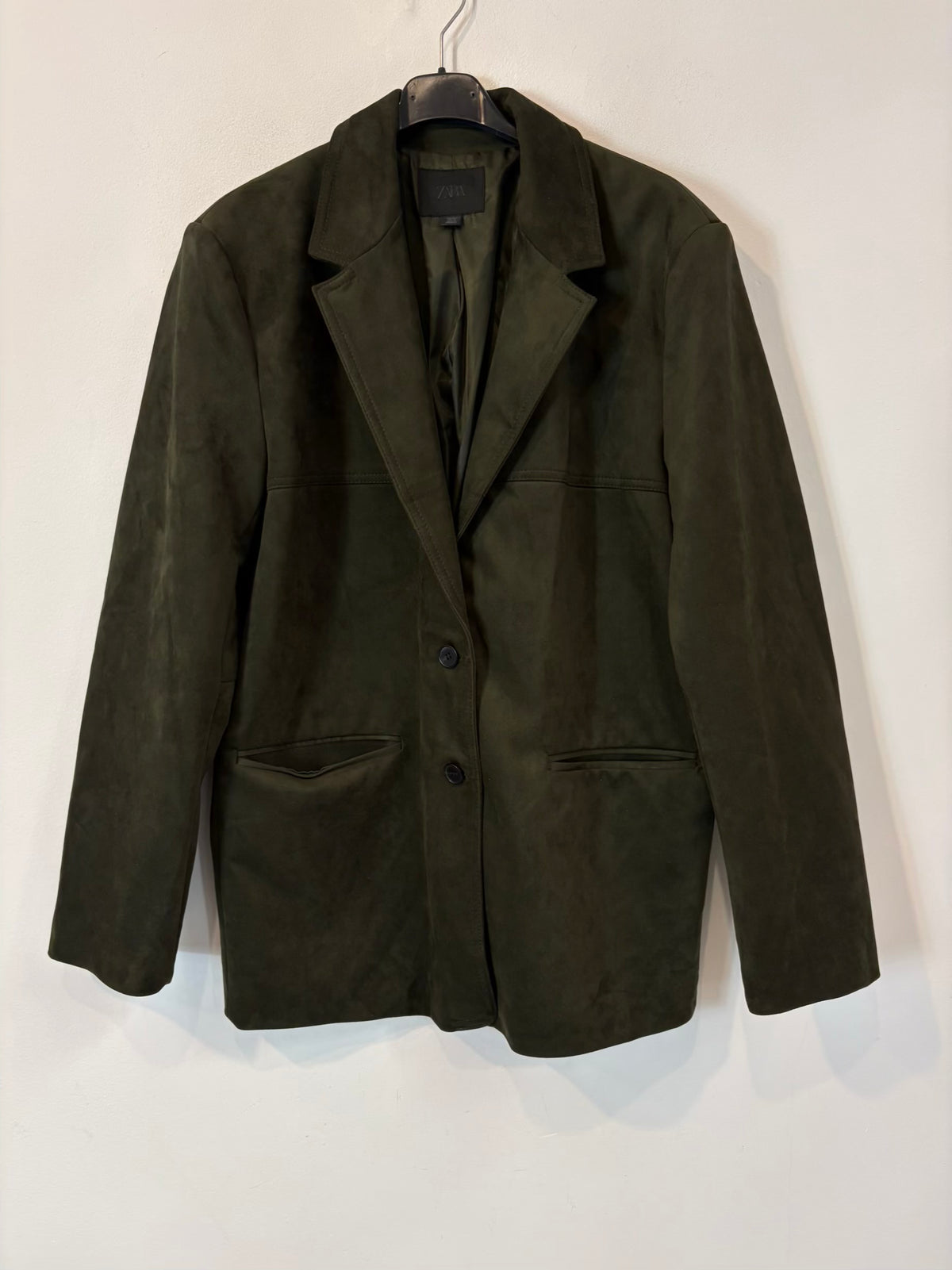 ZARA. Conjunto antelina verde