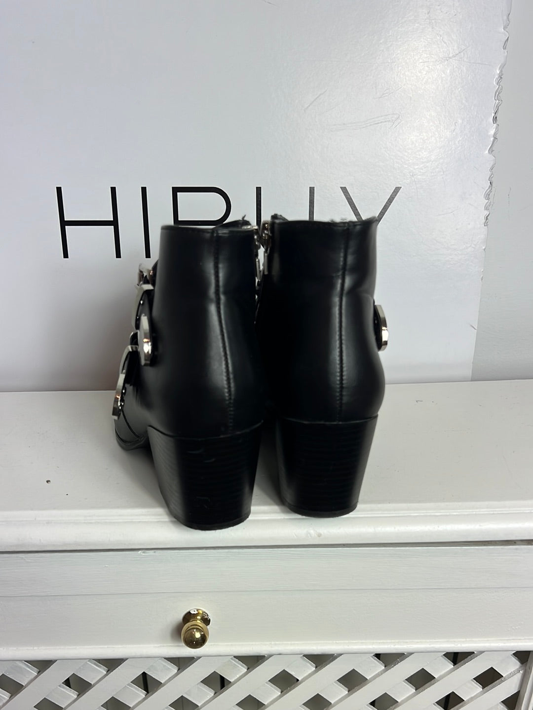 MARIAMARE. Botines negros tachuelas. T 38