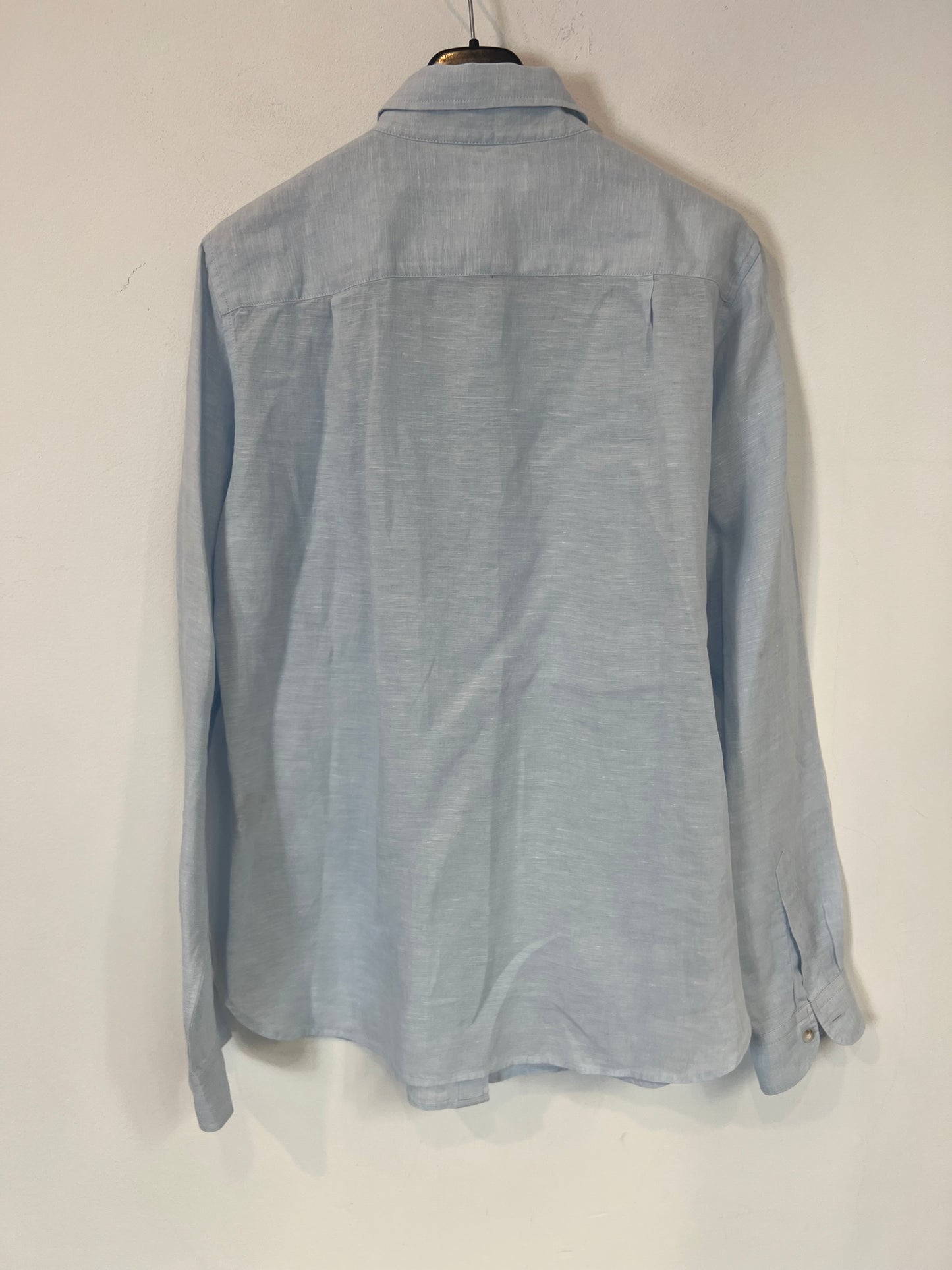 UNIQLO. Light blue heather linen shirt. TS