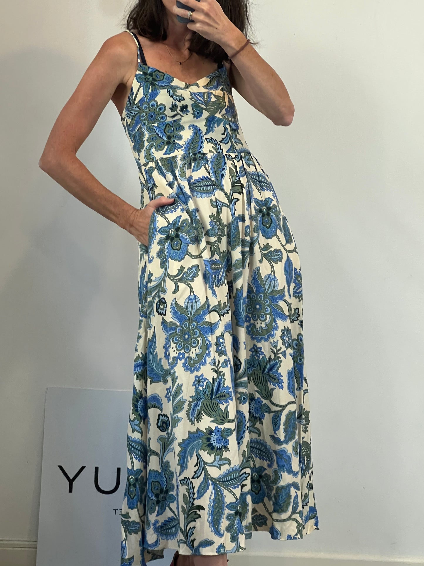 ZARA. Vestido midi estamapdo azules. T S