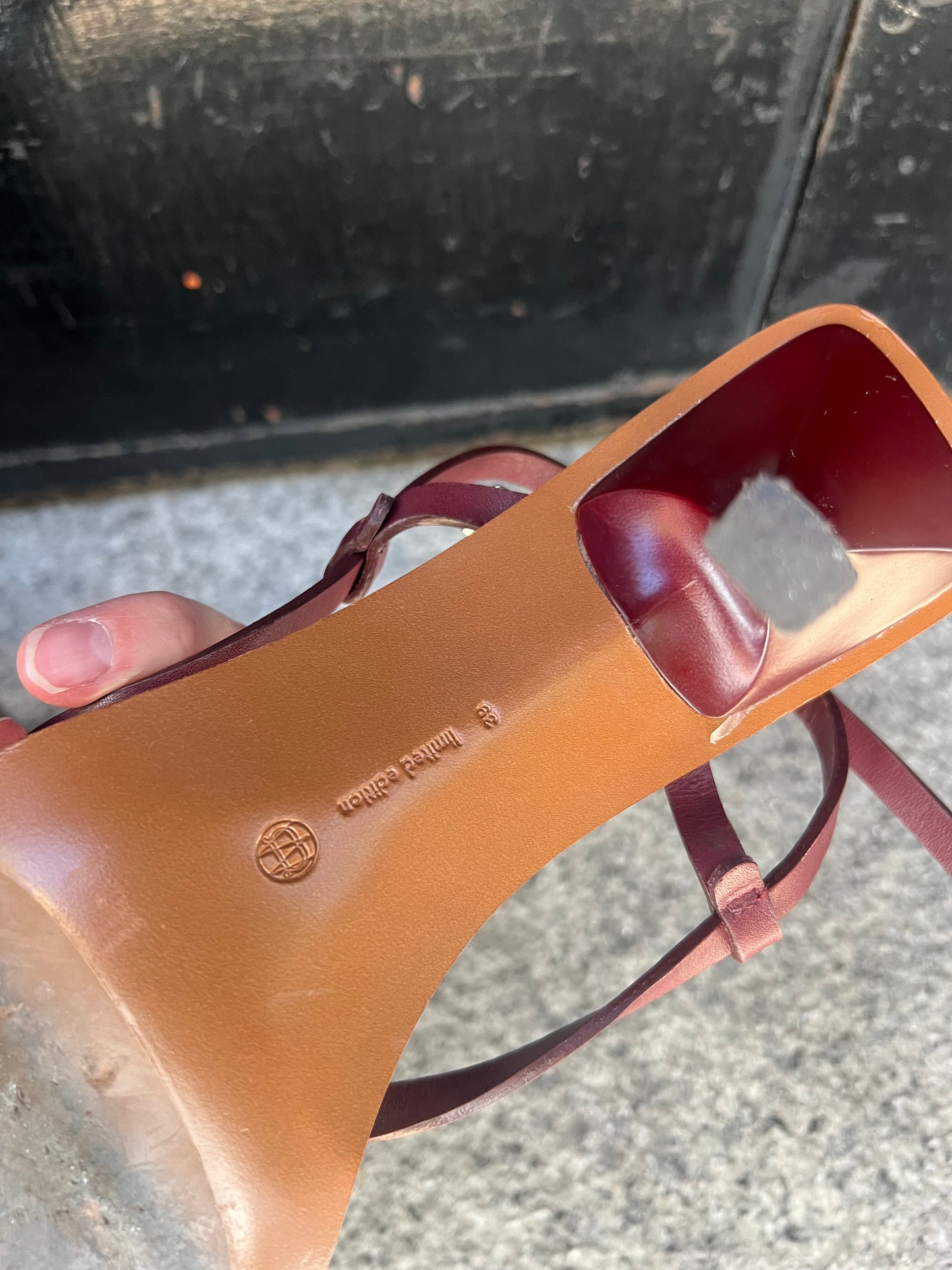 AMEÉ. Sleeveless fringed sweater S.(s)