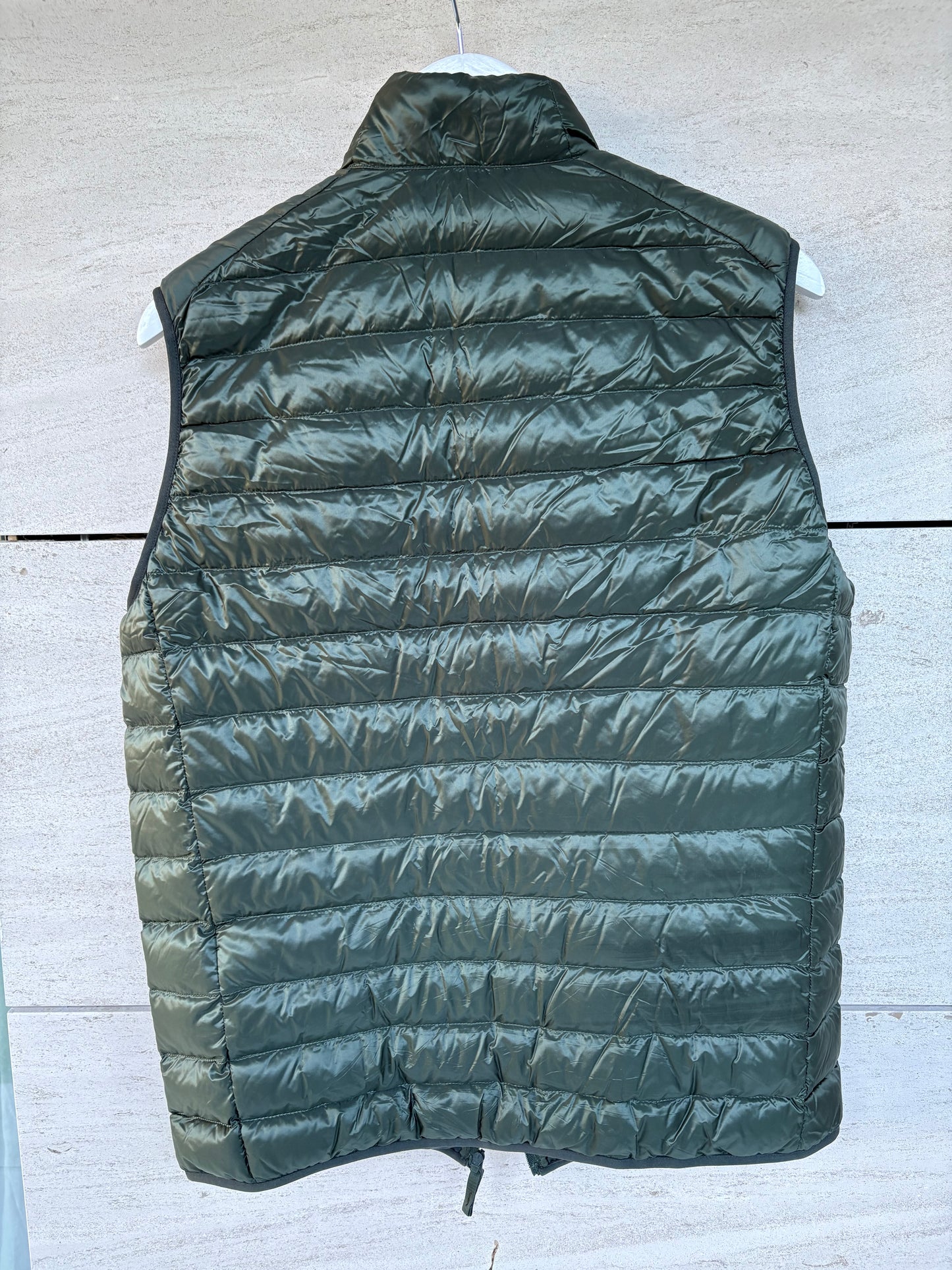 UNIQLO. Ultralight green down vest. TM