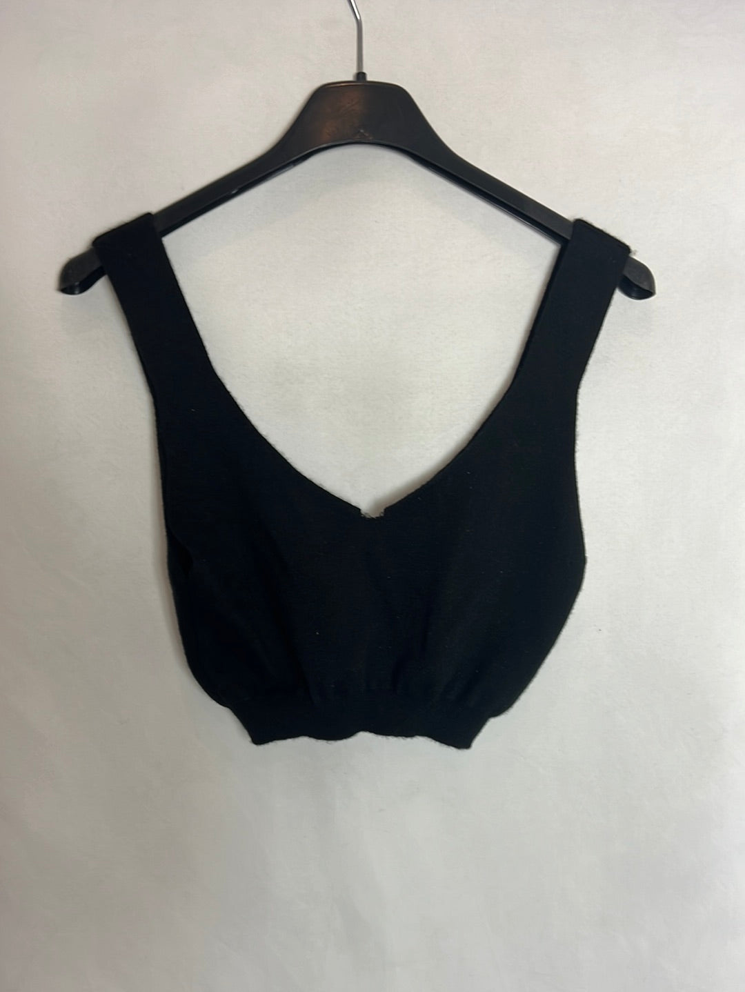 CORTANA. Crop top negro cashmere. T M (tara)