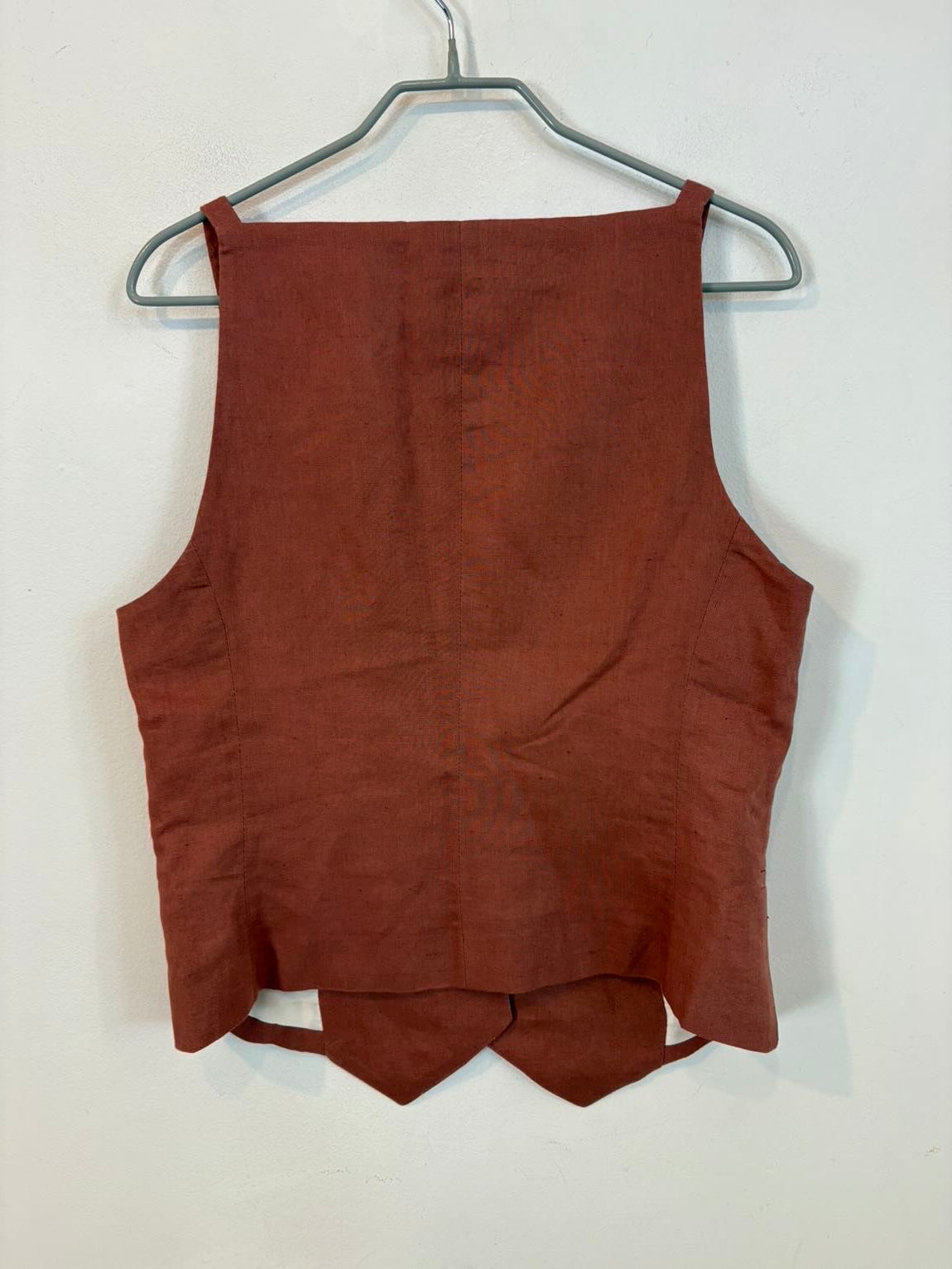 ZARA. Chaleco rosa oscuro con lino