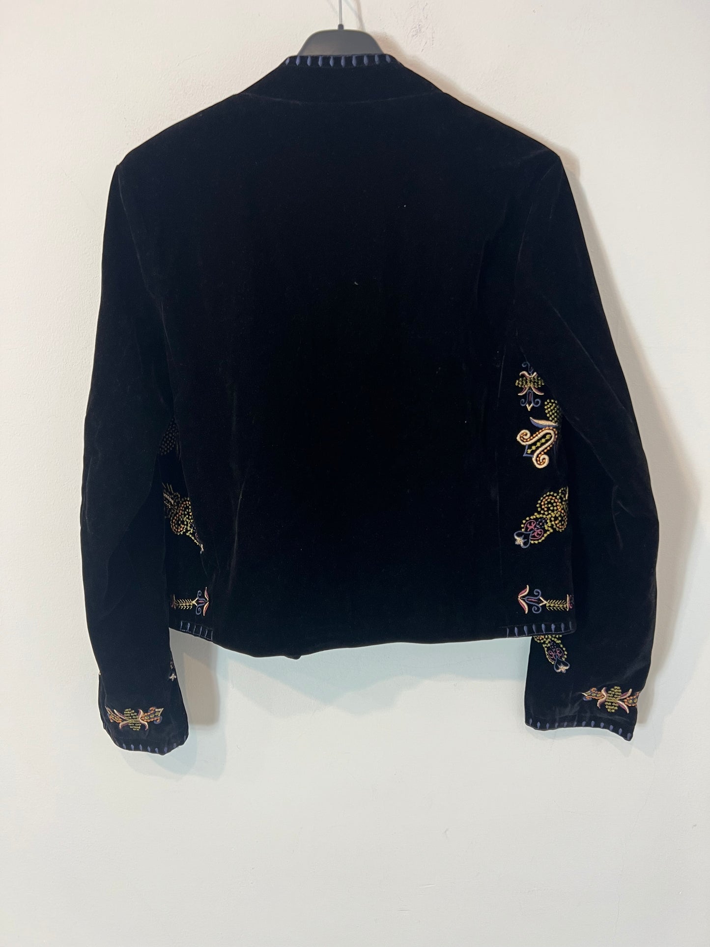 TOP QUEENS. Chaqueta terciopelo bordada. T XS/S