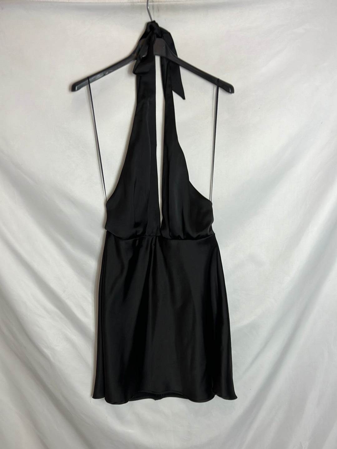 ZARA. Short black dress with a halterneck. TM Hibuy market ZARA. Short black dress with a halterneck. TM Hibuy market