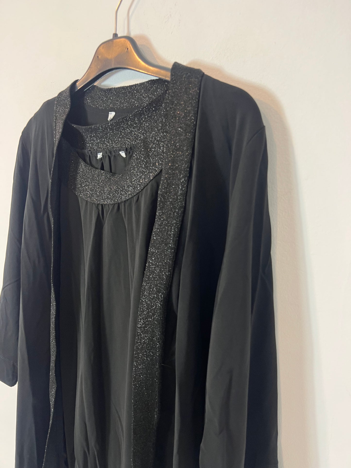 MARIA BELLENTANI. Stretch knit top and jacket set. TM