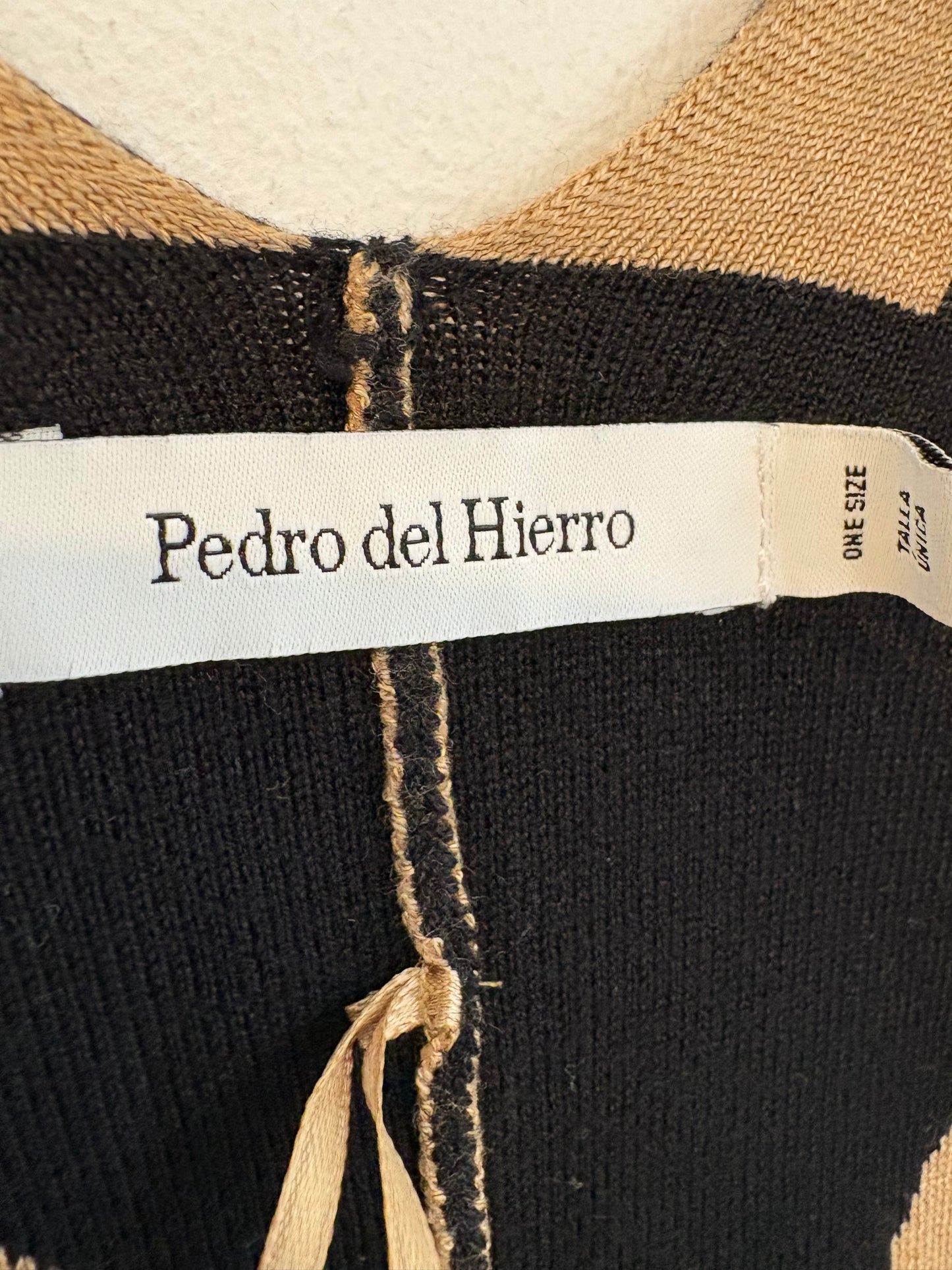 PEDRO DEL HIERRRO. Capa bicolor logo