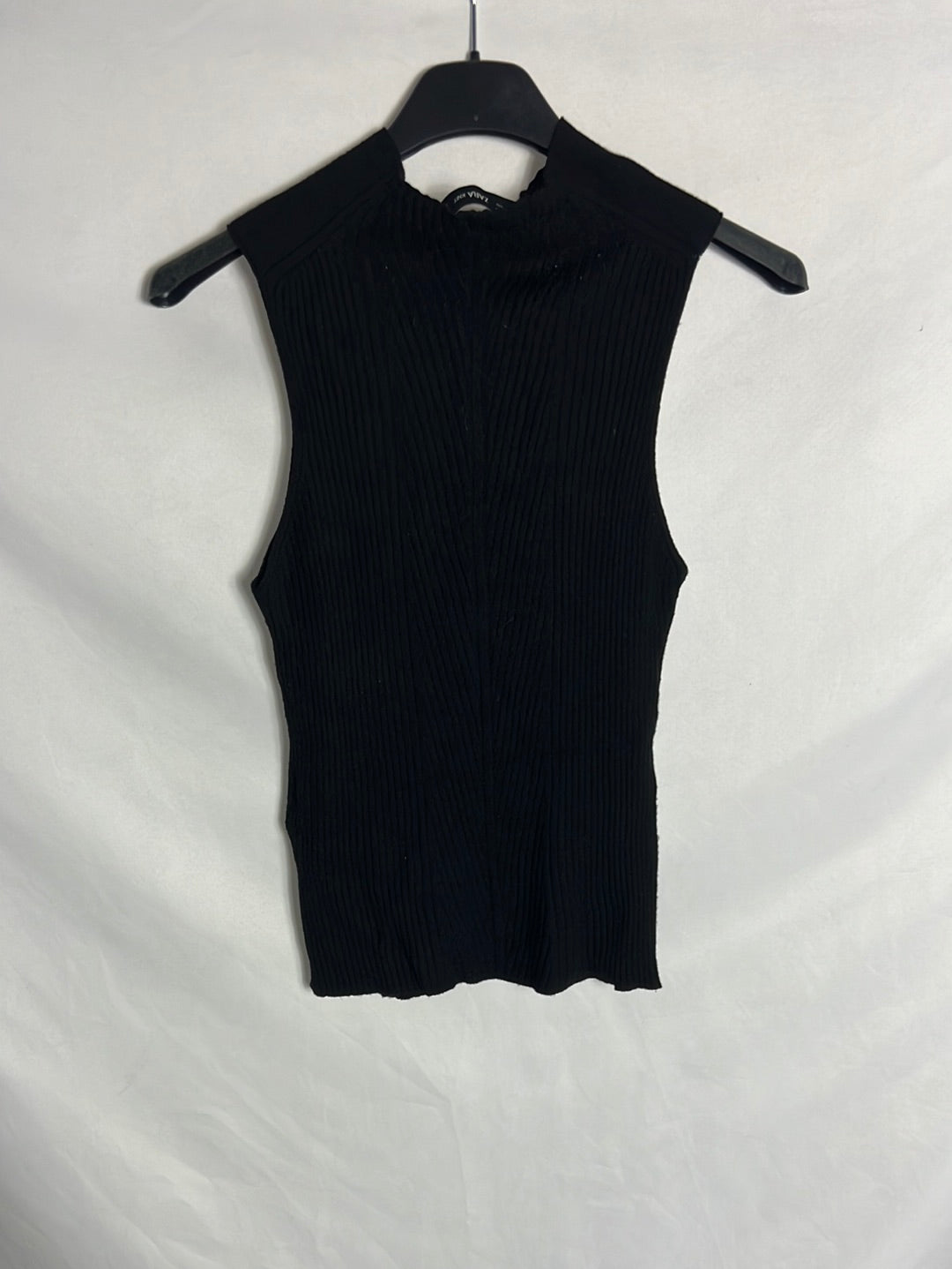 ZARA. Top canalé negro. TS