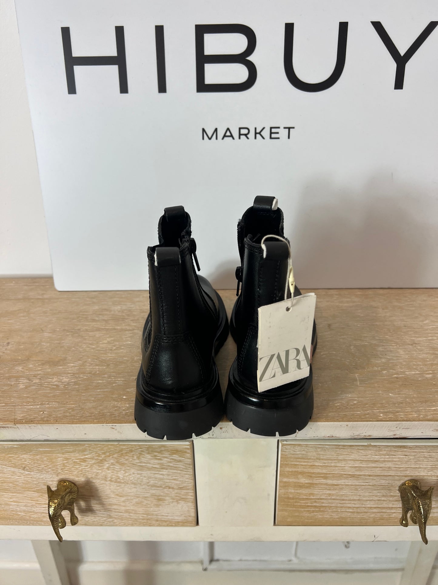 ZARA. Black Chelsea boots. Size 30