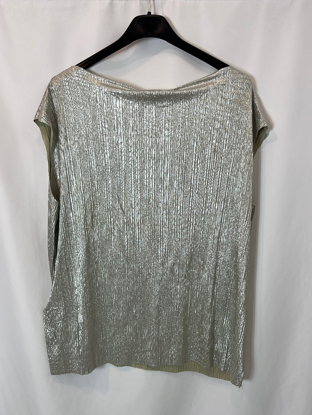 PEDRO DEL HIERRO. Silver textured top. Size XL