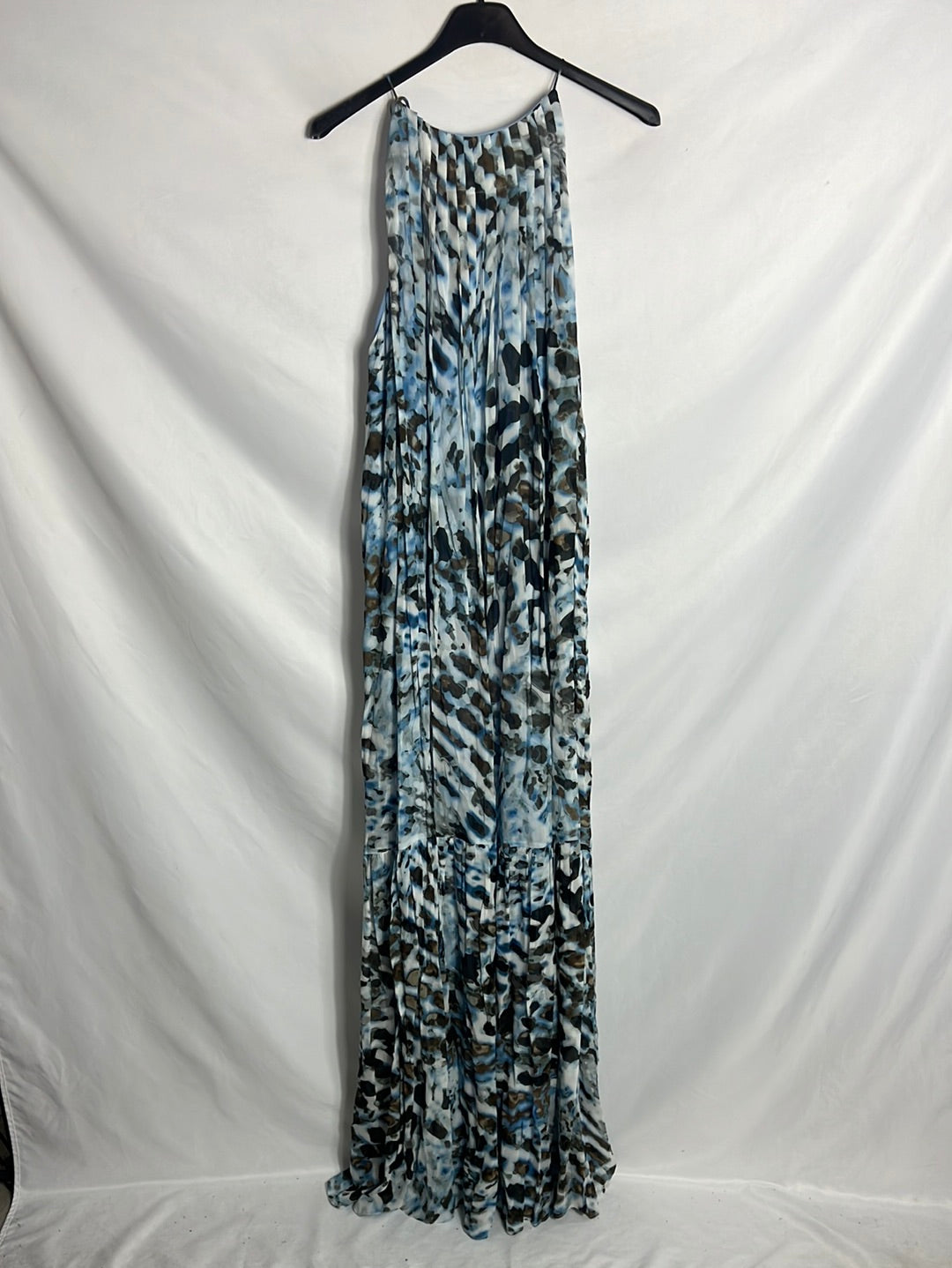 MASSIMO DUTTI. Long pleated dress. Size 38