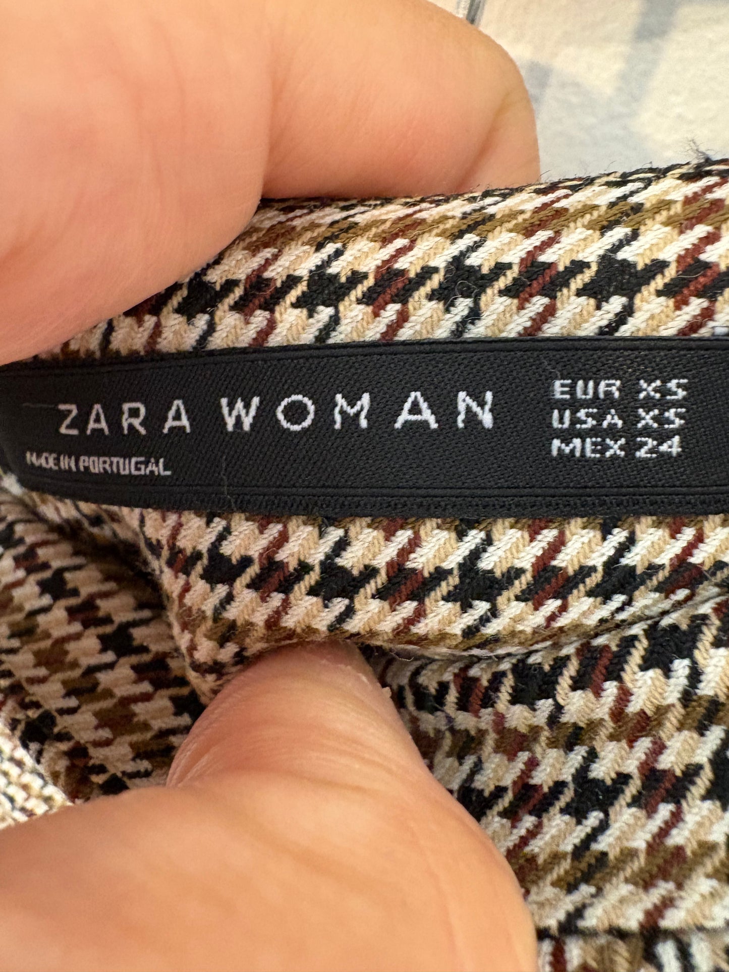 ZARA. Falda pata de gallo botones. T XS