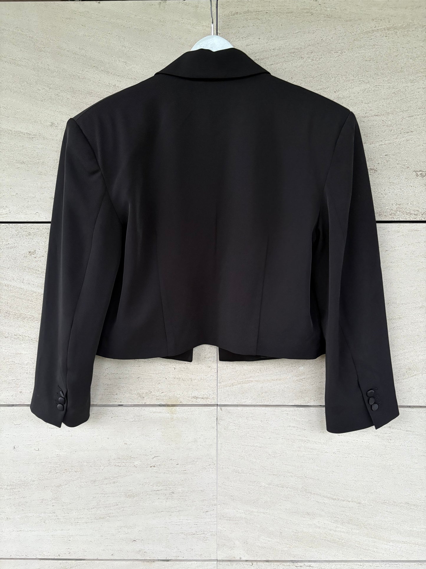 ZARA. Chaqueta cropped raso
