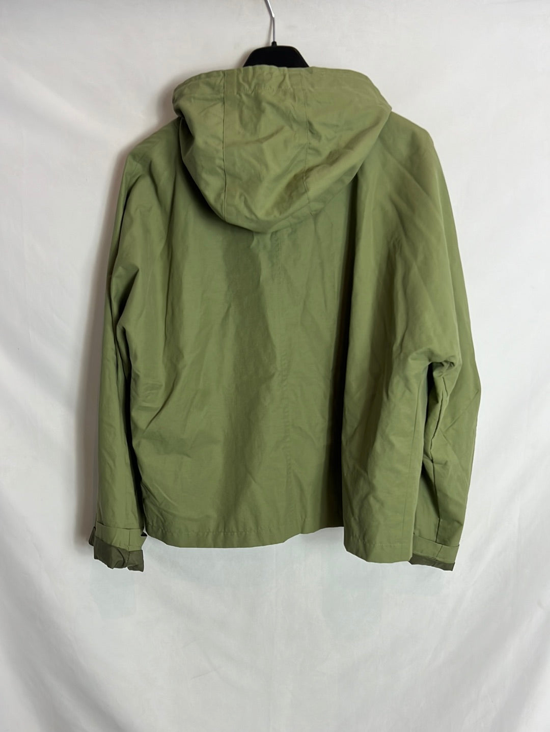 ZARA. Parka verde impermeable T.xs