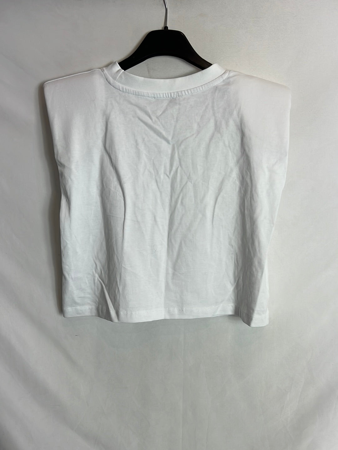 ZARA. White Ts shoulder-padded top