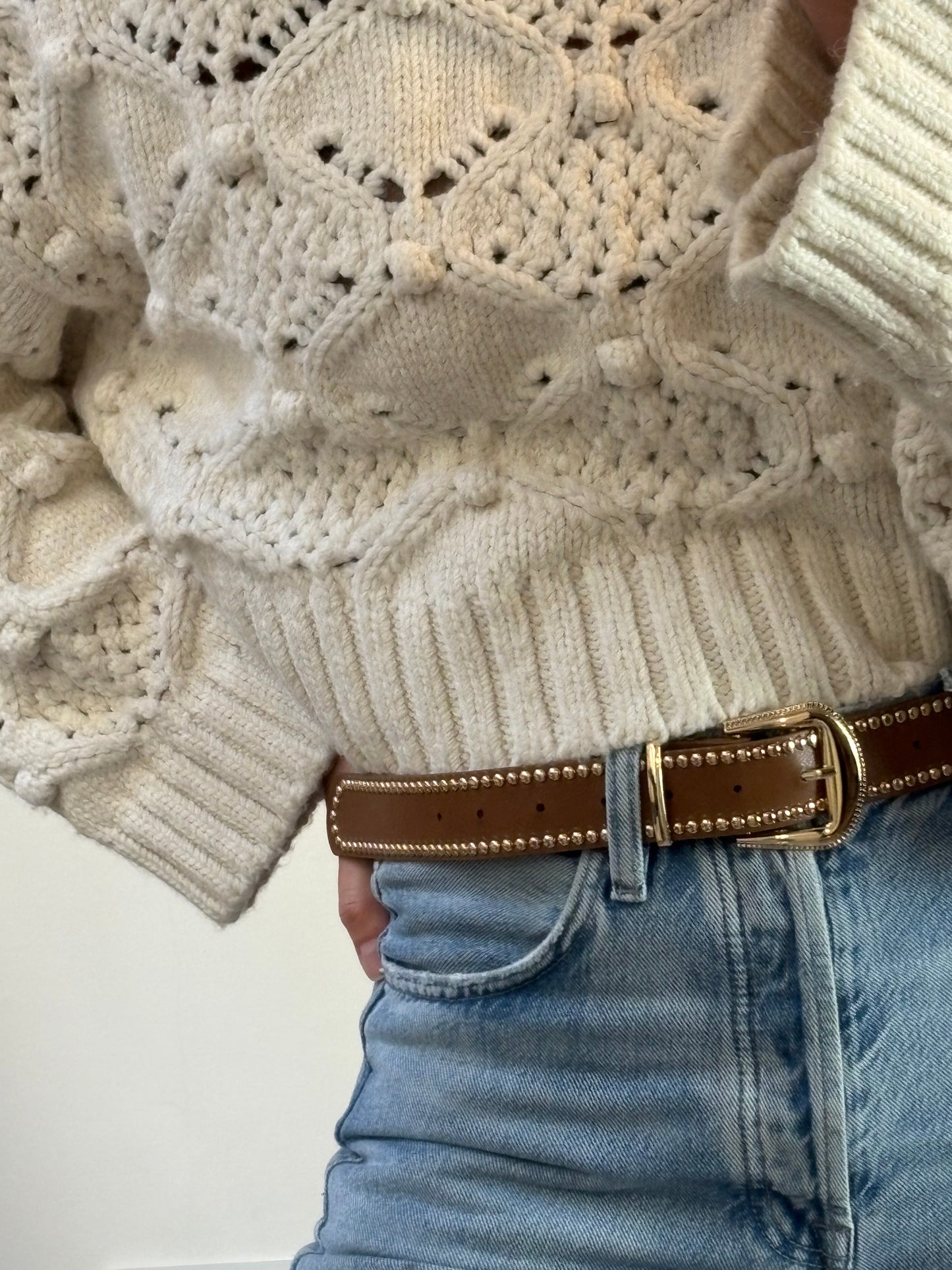 OTRAS. Cinturón marrón costuras