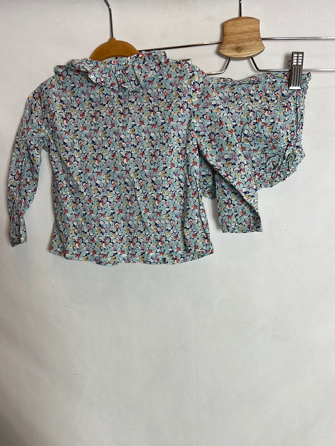 GOCCO. Conjunto blusa y culetin flores. T 9-12 meses