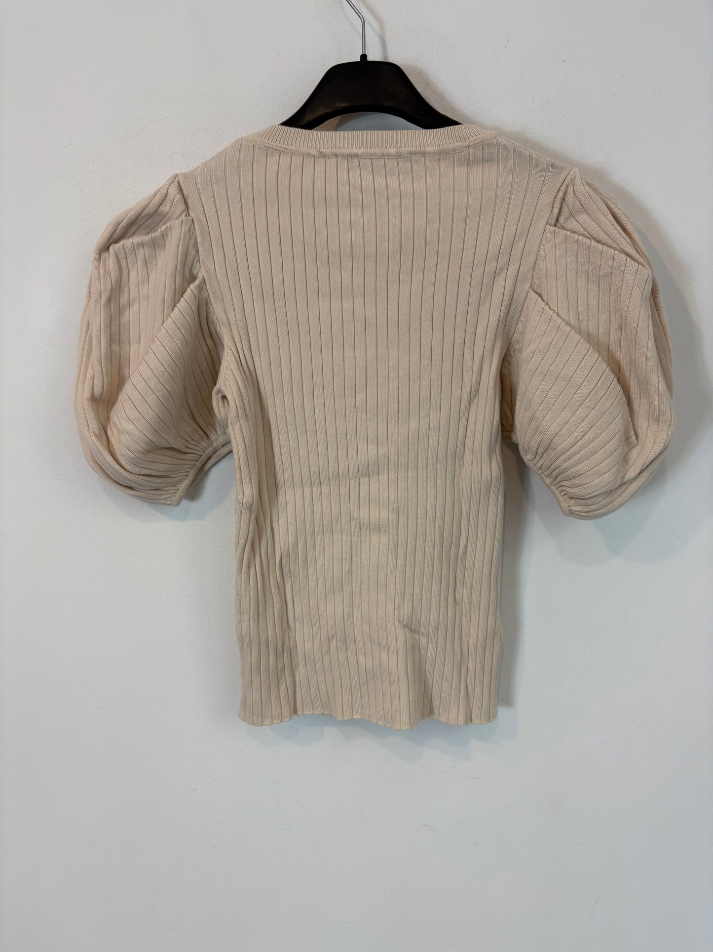ZARA. Beige top with ribbed sleeves. T.S.