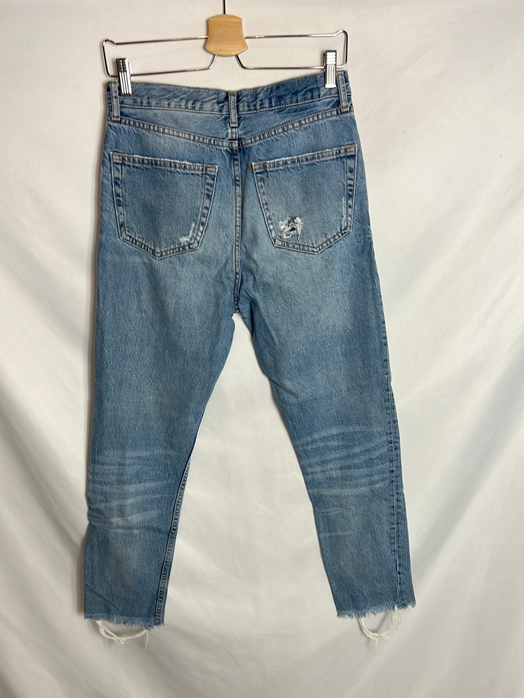 ZARA. Denim estilo momfit abotonado T36