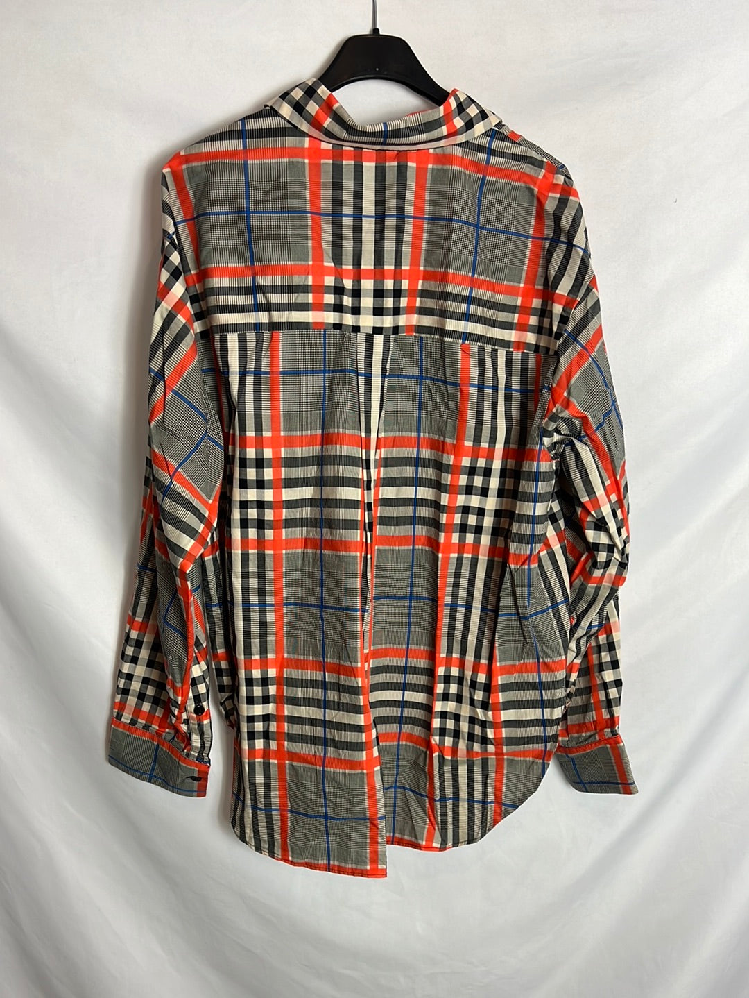 ZARA. Blusa cuadros azules y naranjas. T L