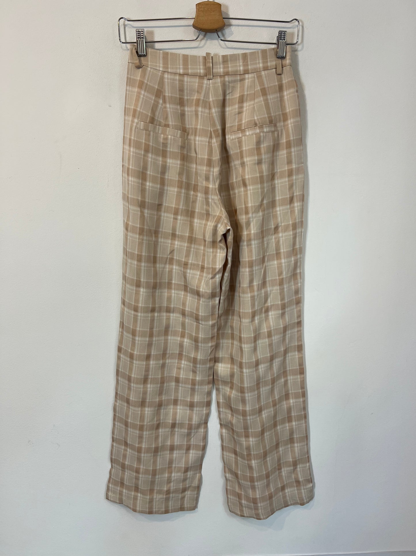 OUTFITBOOK. Pantalón fluido cuadros beige T.xs