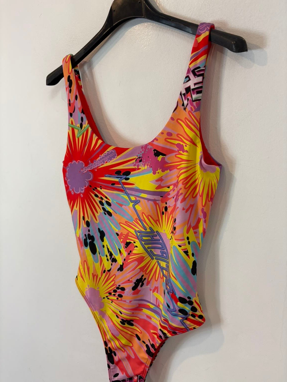 DESIGUAL x MARÍA SCOTE. Top colores halter