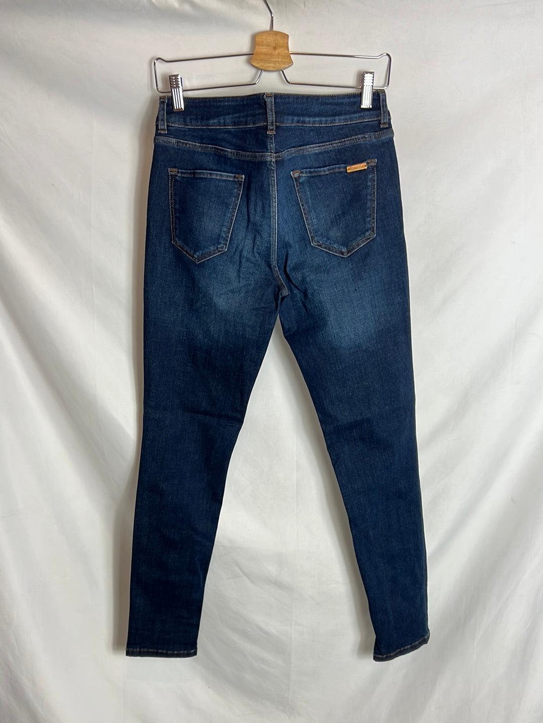 MASSIMO DUTTI. Denim pitillo elastico oscuro. T 40