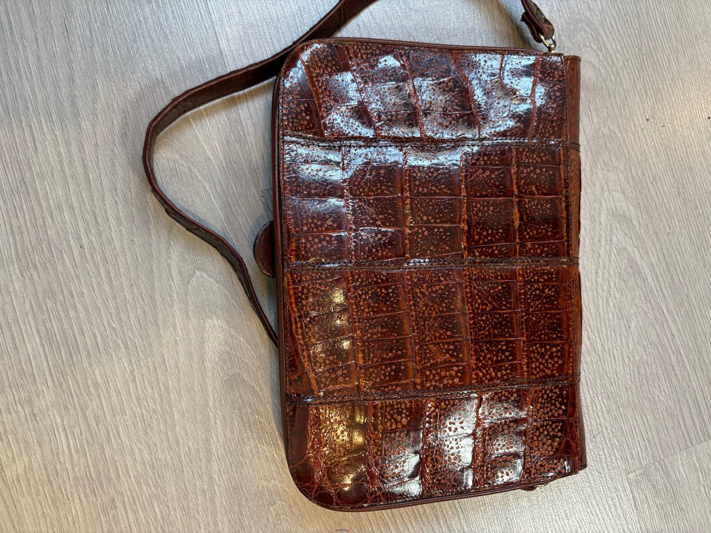 OTRAS. Bolso piel vintage hebilla