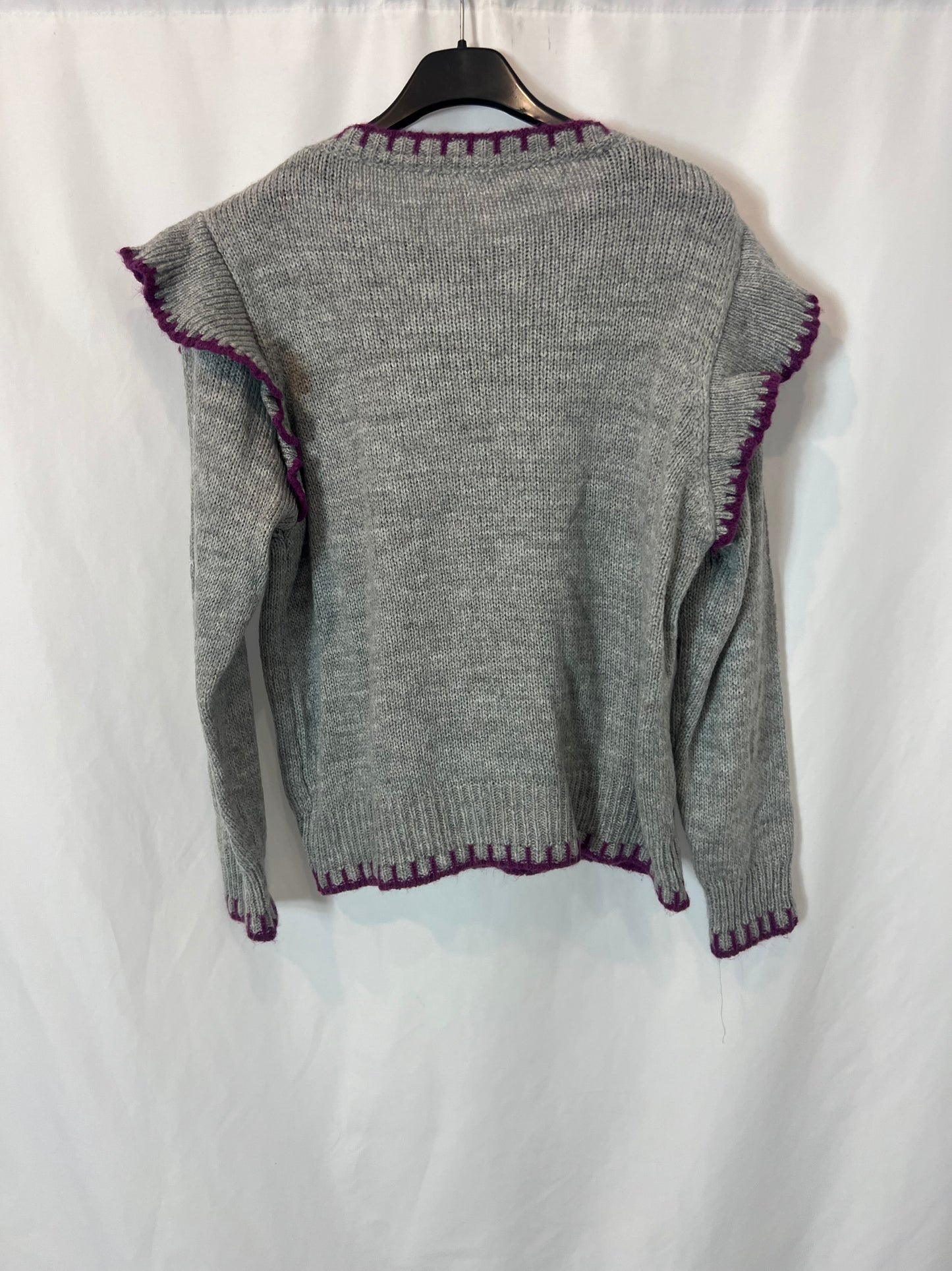 OTHERS. Gray sweater with purple details. TS/M