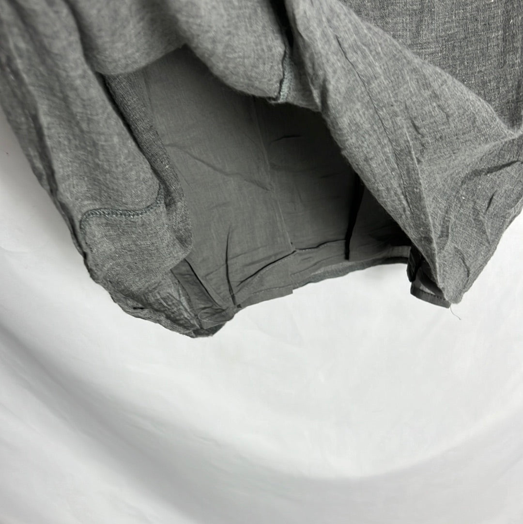 OTRAS. Vestido corto gris bordados. TS