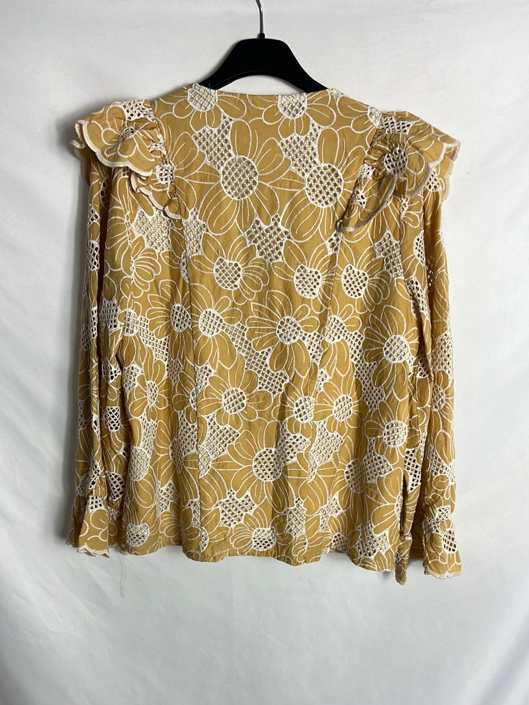 Y.A.S. Blusa mostaza claro bordados. T S(Tara)