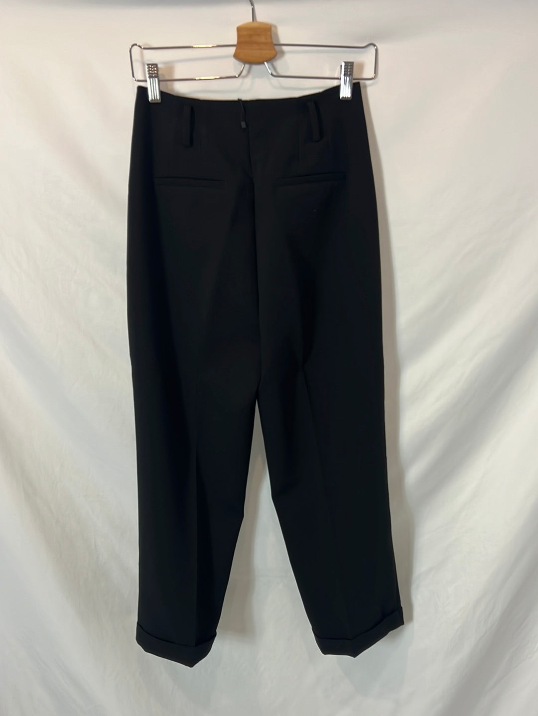 ZARA. Pantalón negro pinzas dobladillo T.xs