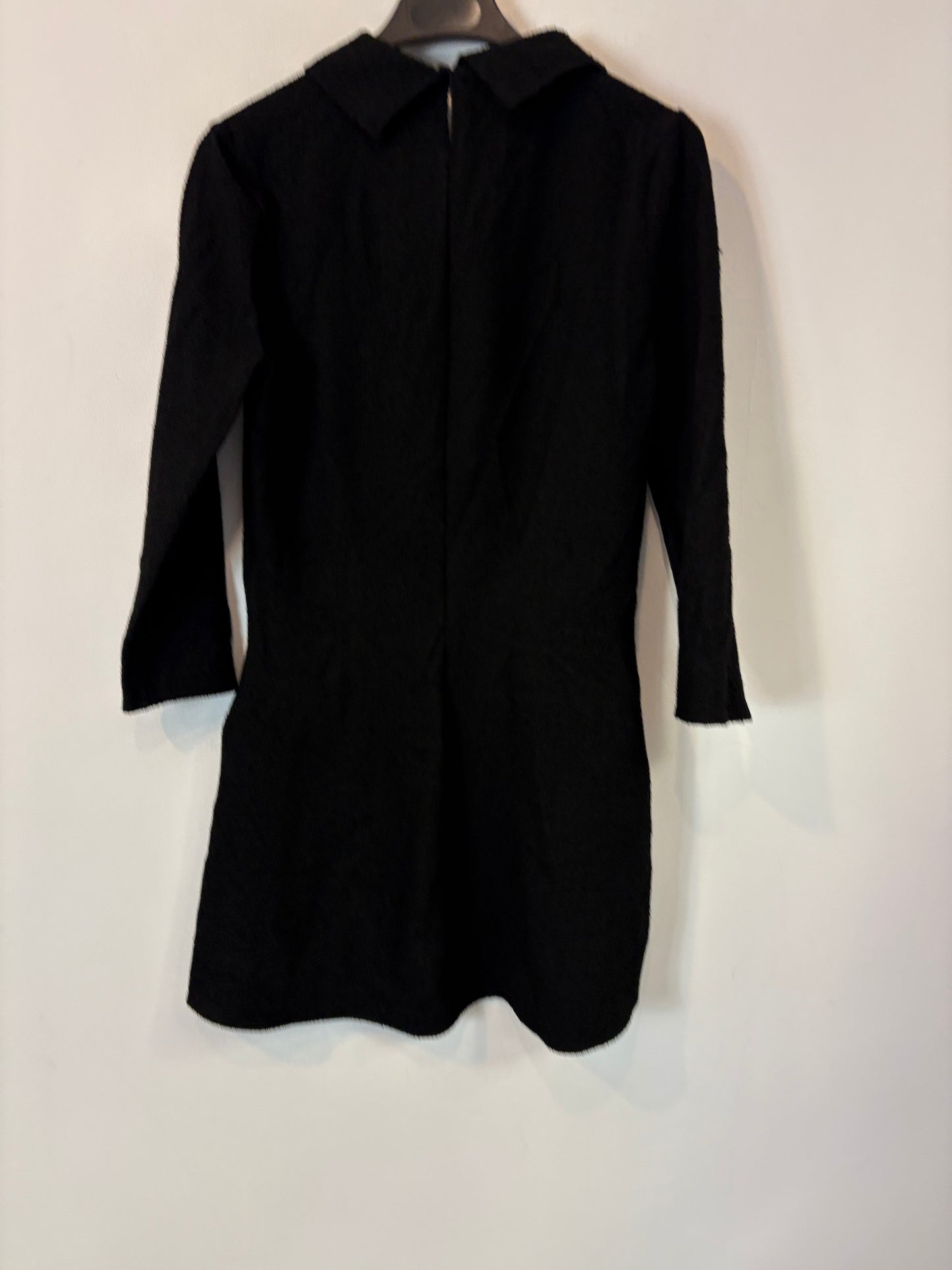 ZARA. Vestido negro textura lazada