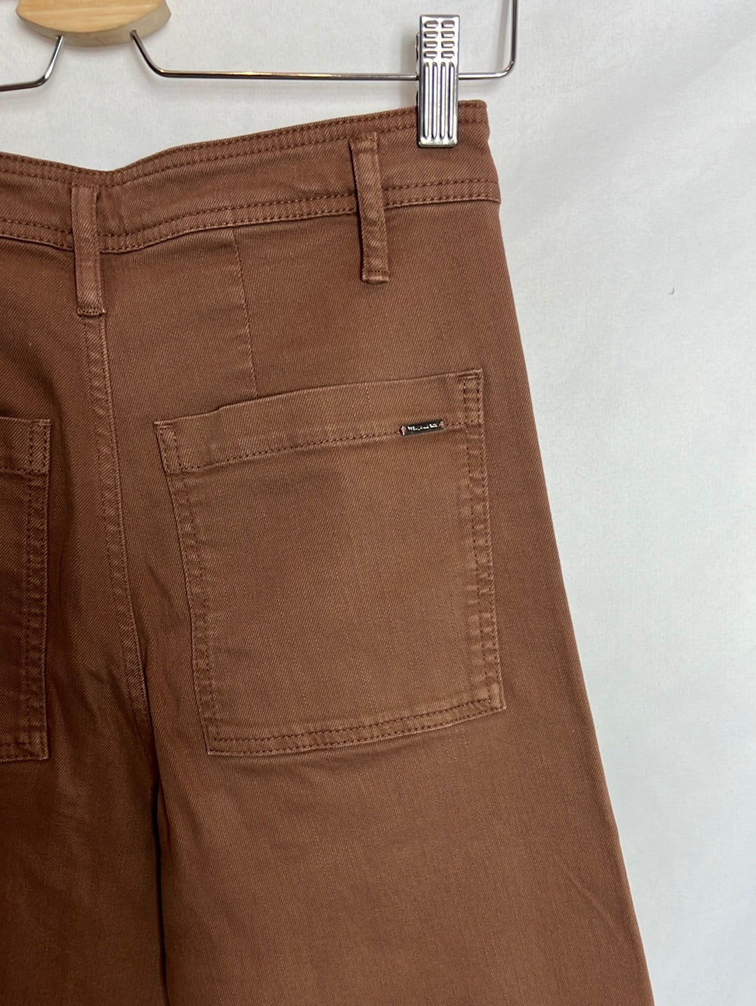 MASSIMO DUTTI . Pantalón marrón culotte. T 36