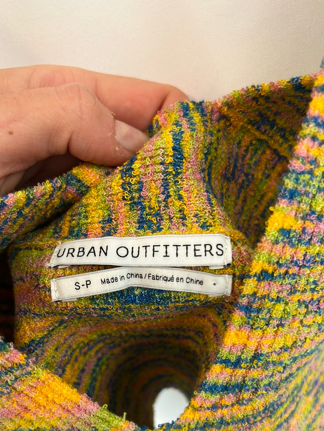 URBAN OUTFITERS. Crotop knitted colors Ts