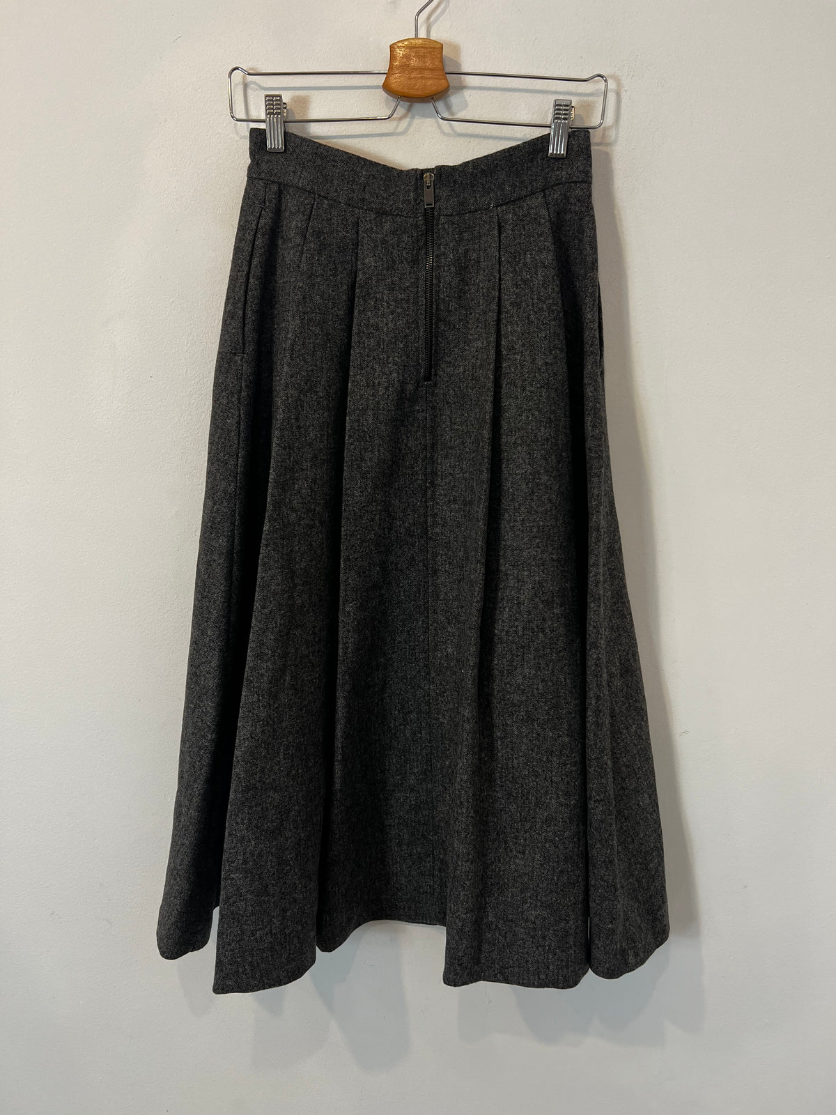 ZARA. Falda midi gris jaspeado bolsillos