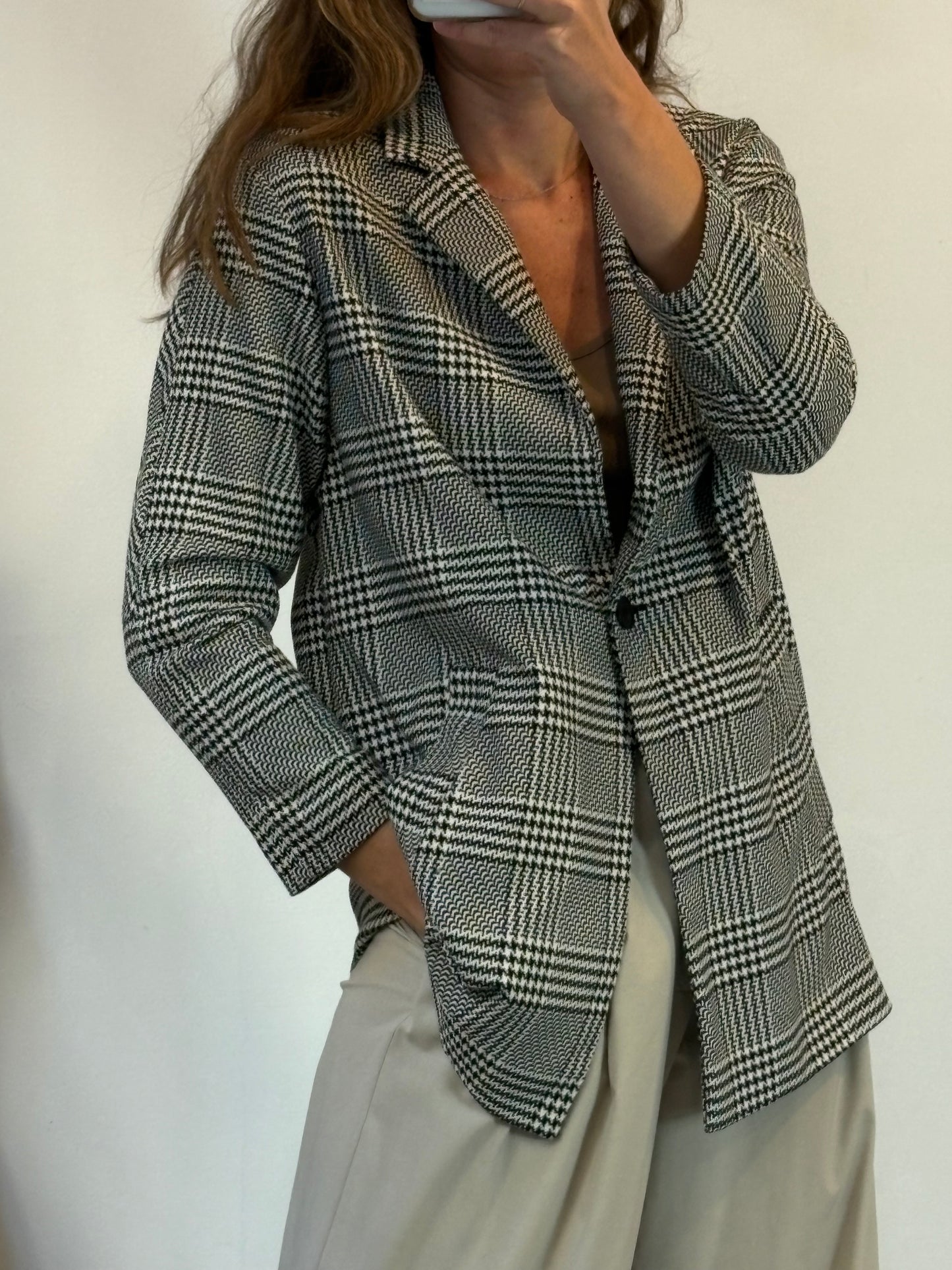 ZARA. Chaqueta larga pata de gallo