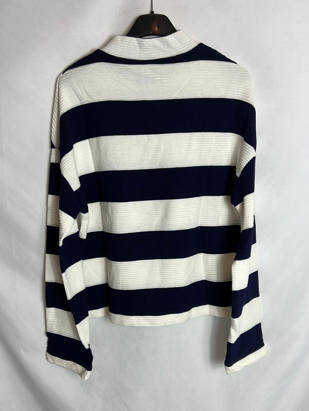 STRADIVARIUS . Top rayas textura . T M