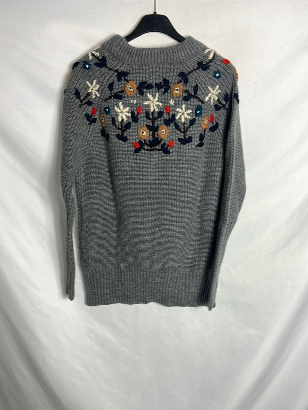 ZARA. Jersey gris bordados . TM