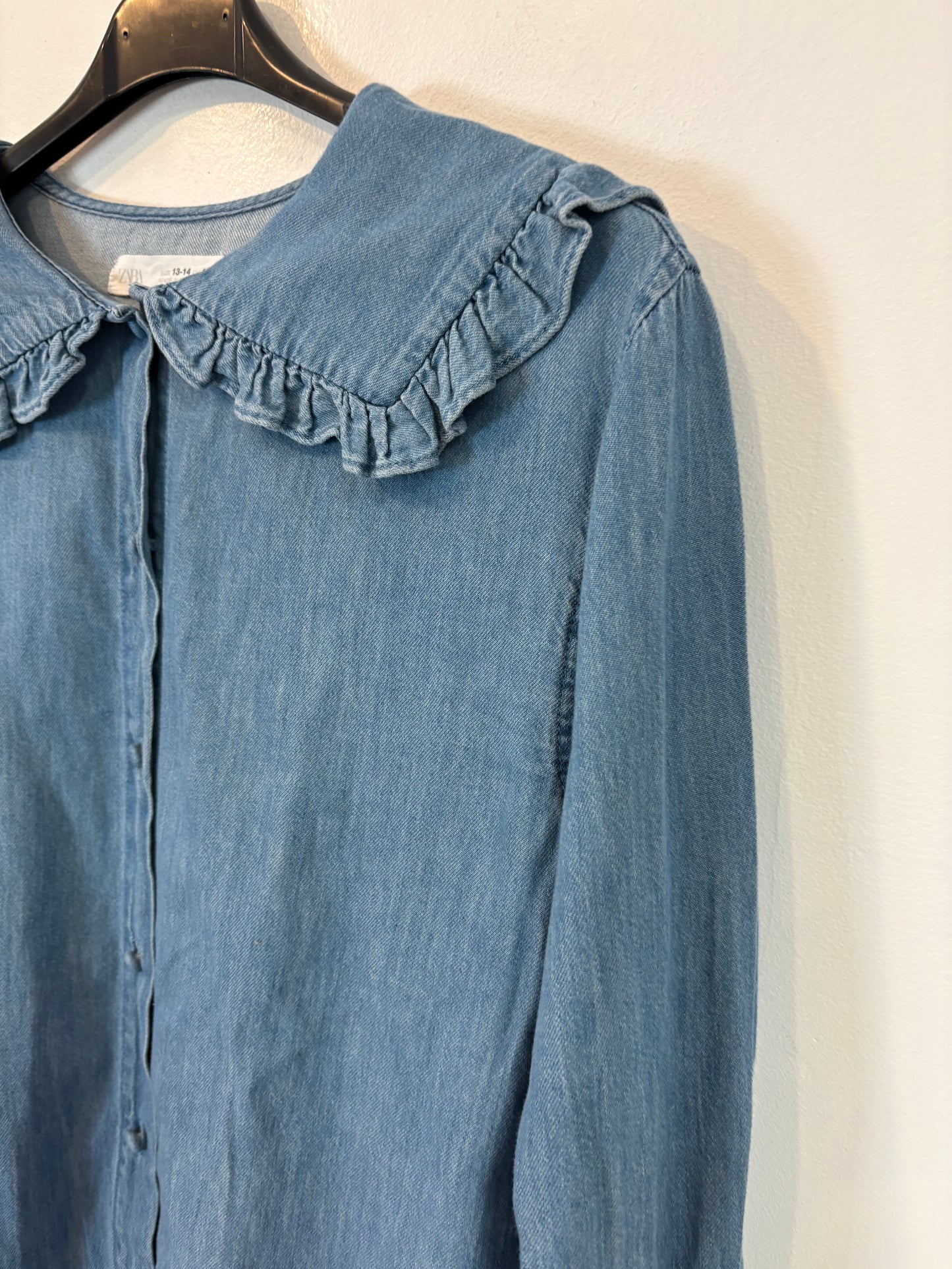 ZARA. Denim shirt with collar detail. Size 13-14 years (S)