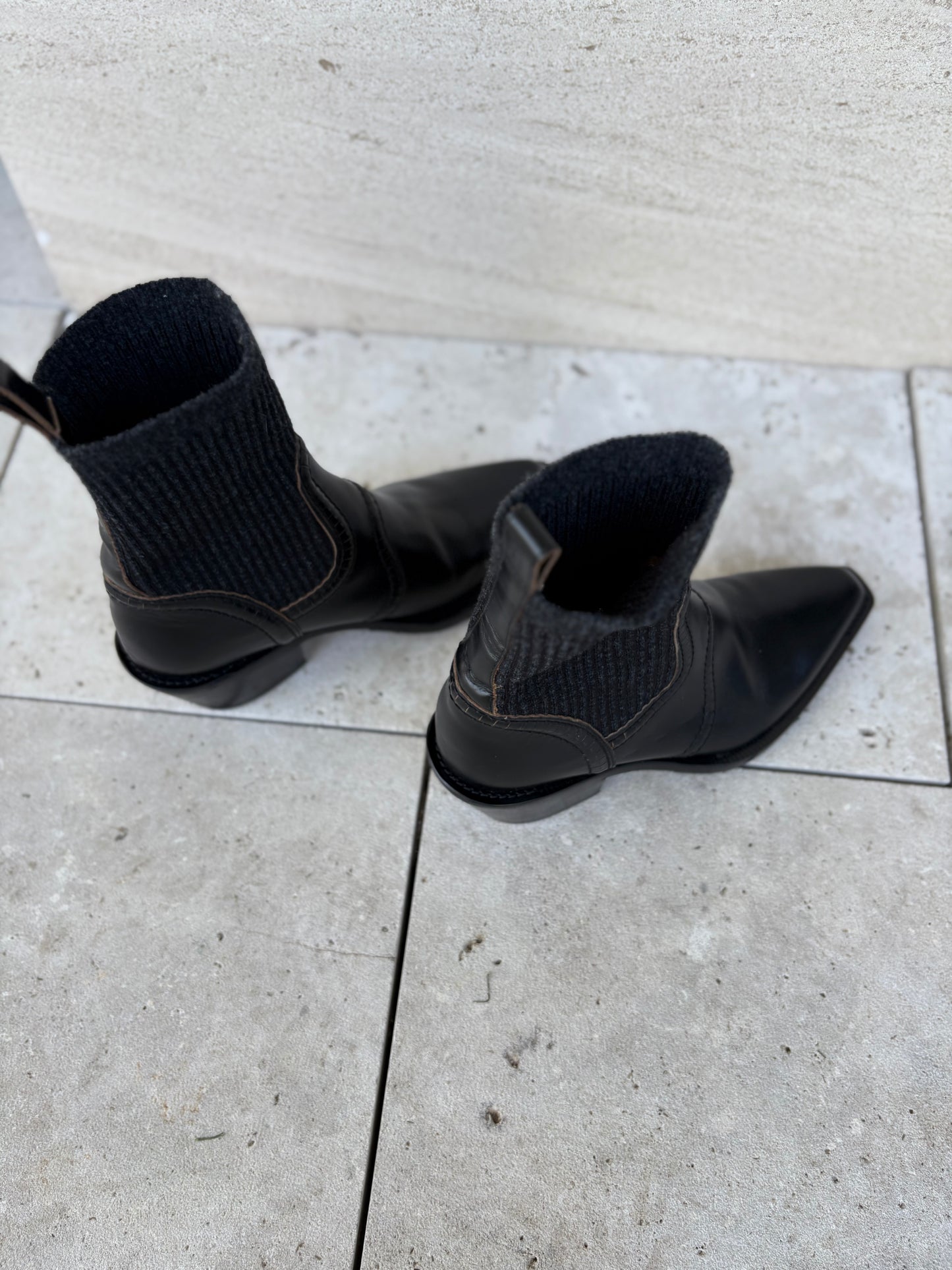 CHLOÉ. Botines piel costuras. T 39